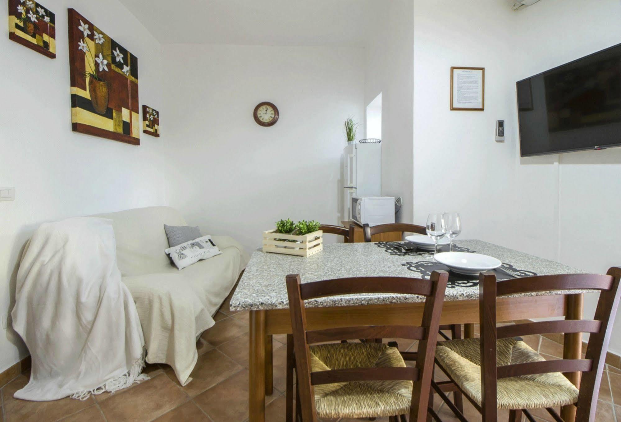 Casa Vacanze Cau - Viale Europa Alghero Buitenkant foto